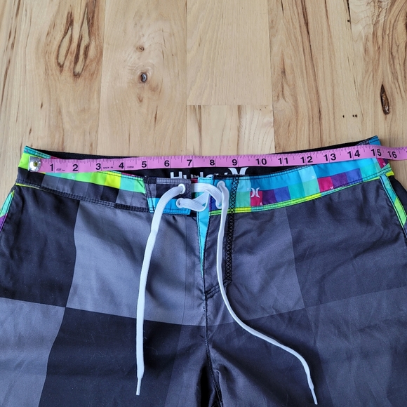 NWOT Hurley Women's Board Shorts - Picture 4 of 6